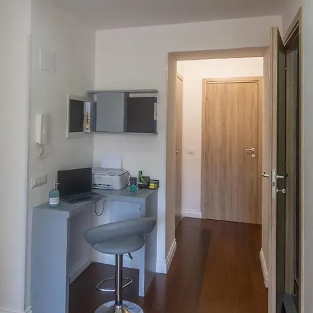 Affittacamere Shine House 3*
