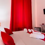 Shine House 게스트하우스 로마