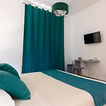 Shine House 게스트하우스 로마