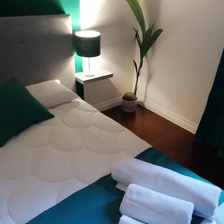 Shine House Casa de hóspedes